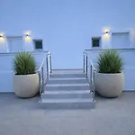 Aqua Blue With Private Swimming Pool