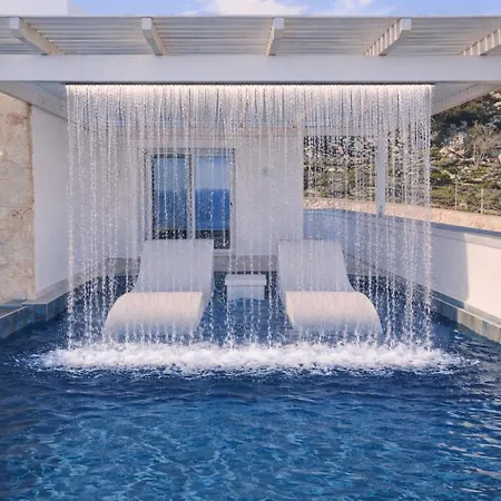 Aqua Blue With Private Swimming Pool Amoopi
