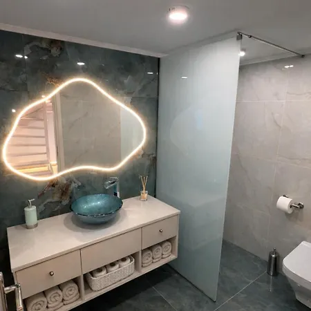 فيلة Aqua Blue With Private Swimming Pool